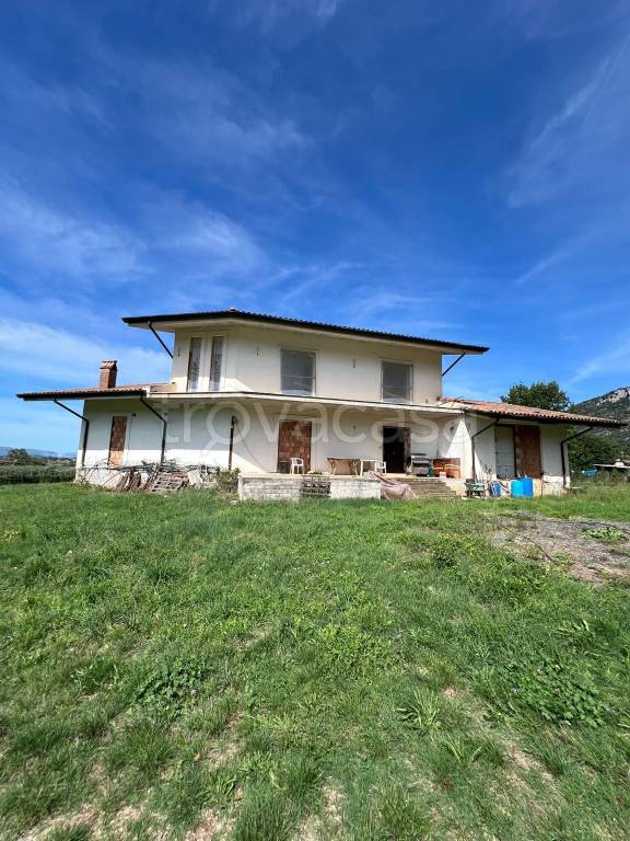 casa indipendente in vendita a Ferentino