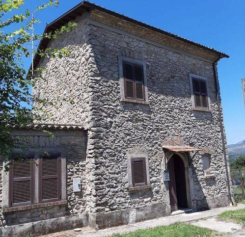 casa indipendente in vendita a Ferentino