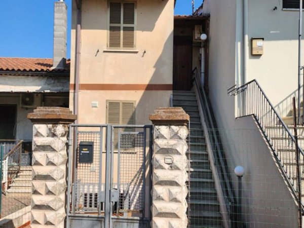 casa indipendente in vendita a Ferentino
