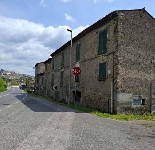 casa indipendente in vendita a Ferentino
