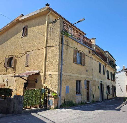 casa indipendente in vendita a Ferentino