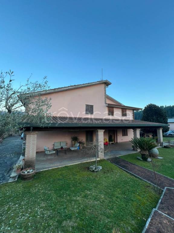 casa indipendente in vendita a Ferentino