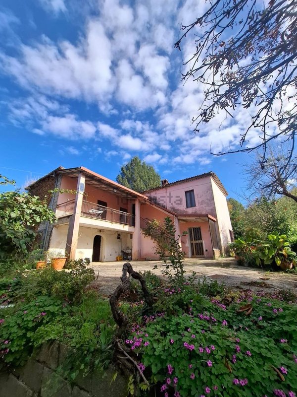 casa indipendente in vendita a Ferentino