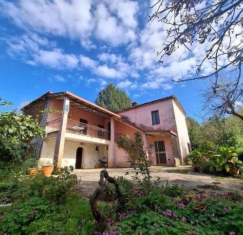 casa indipendente in vendita a Ferentino