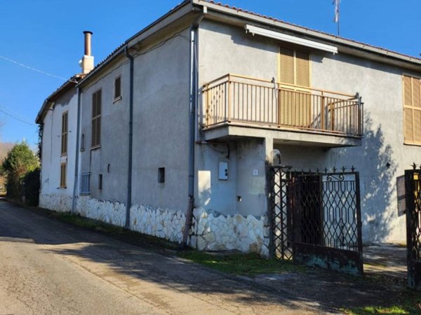 casa indipendente in vendita a Ferentino