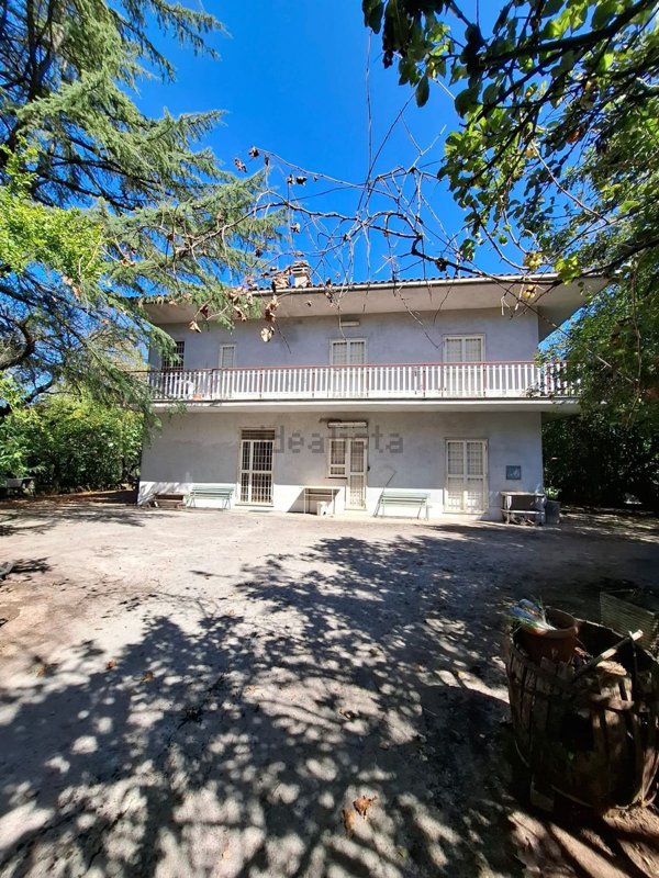 casa indipendente in vendita a Ferentino