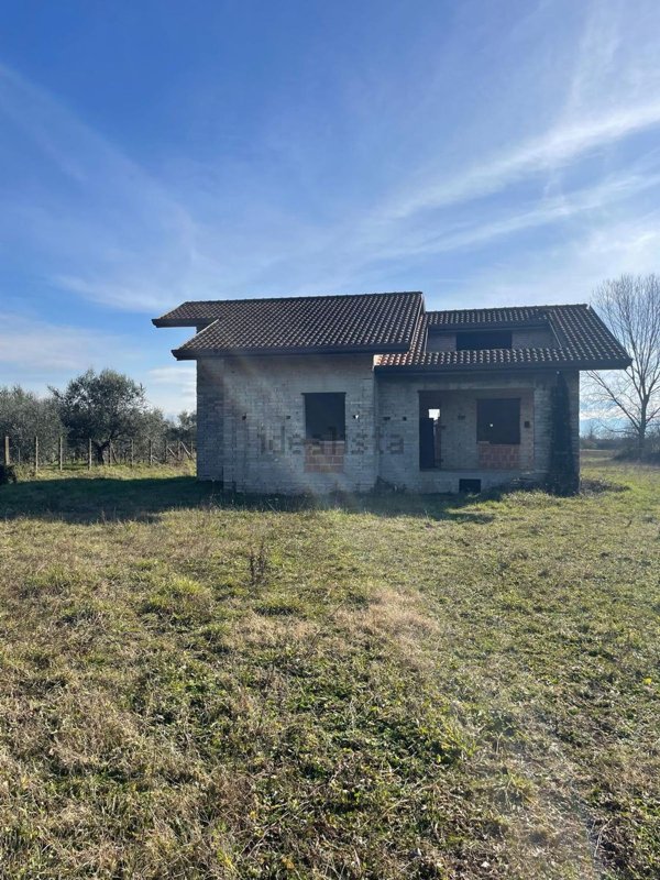 casa indipendente in vendita a Ferentino