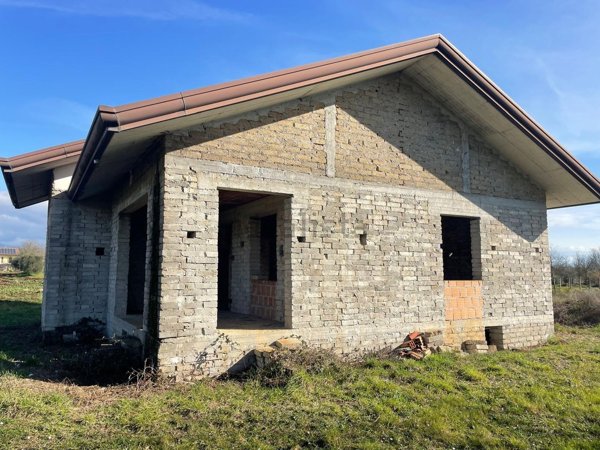 casa indipendente in vendita a Ferentino