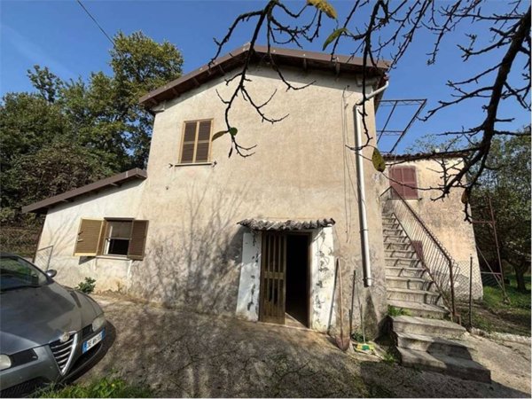 casa indipendente in vendita a Ferentino