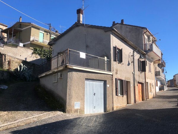 casa indipendente in vendita a Ferentino in zona Porciano