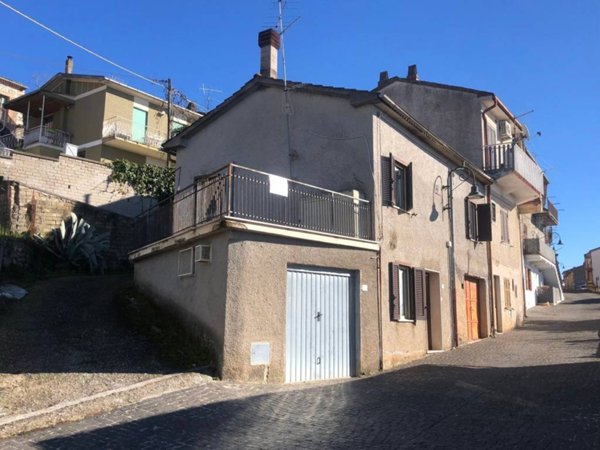 casa indipendente in vendita a Ferentino in zona Porciano