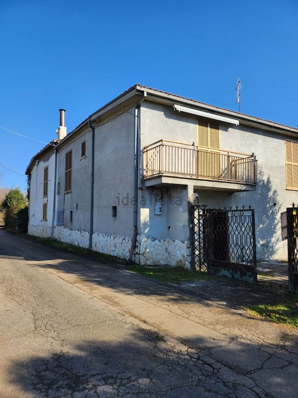 casa indipendente in vendita a Ferentino