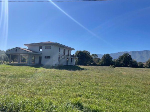 casa indipendente in vendita a Ferentino