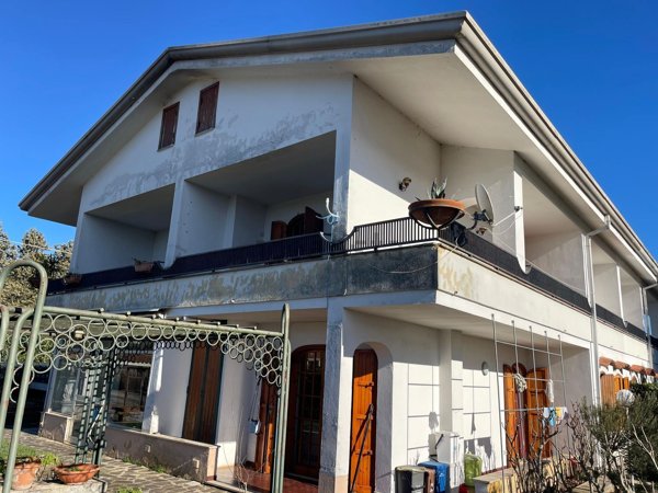 casa indipendente in vendita a Ferentino