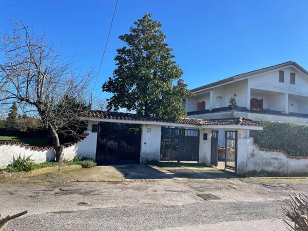 casa indipendente in vendita a Ferentino