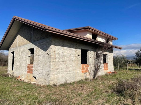 casa indipendente in vendita a Ferentino