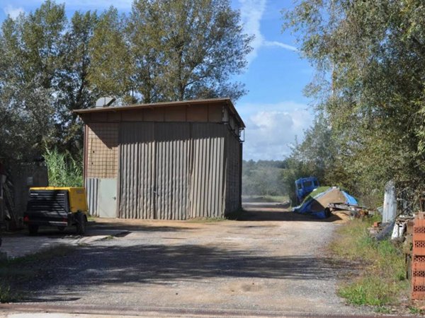 locale commerciale in vendita a Ferentino