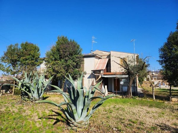 casa indipendente in vendita a Ferentino