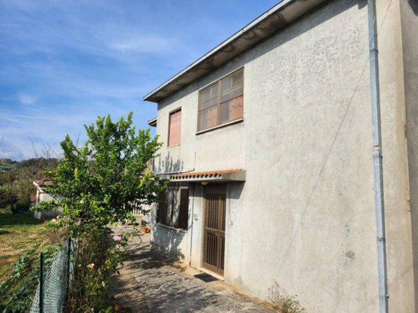 casa indipendente in vendita a Ferentino