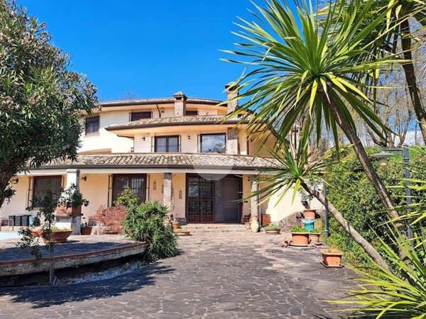 casa indipendente in vendita a Ferentino