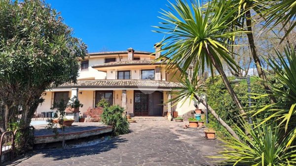 casa indipendente in vendita a Ferentino