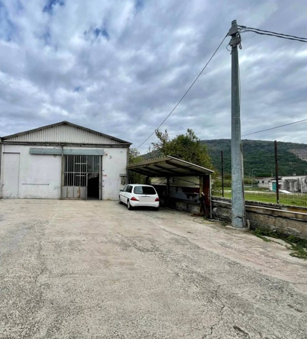 locale commerciale in vendita a Ferentino