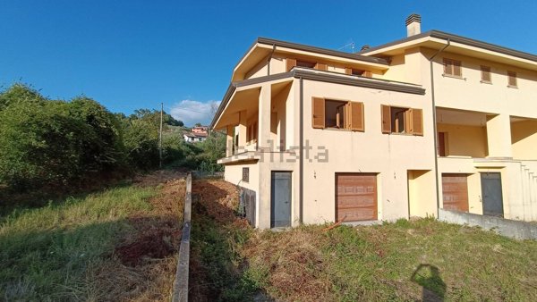 casa indipendente in vendita a Ferentino