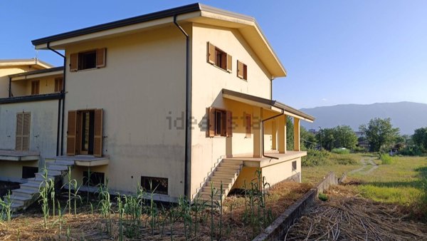 casa indipendente in vendita a Ferentino