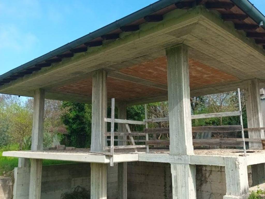 casa indipendente in vendita a Ferentino