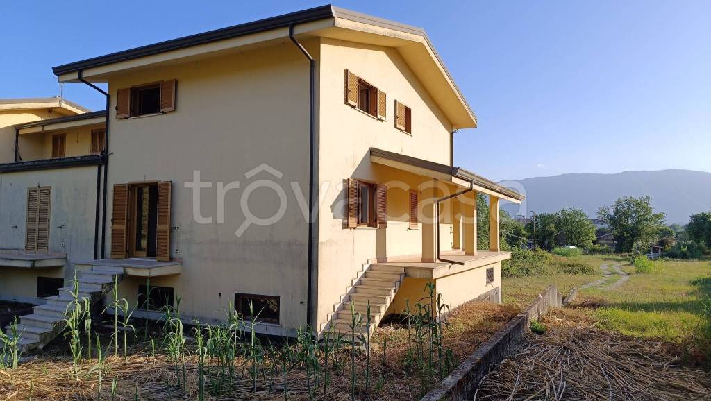 casa indipendente in vendita a Ferentino