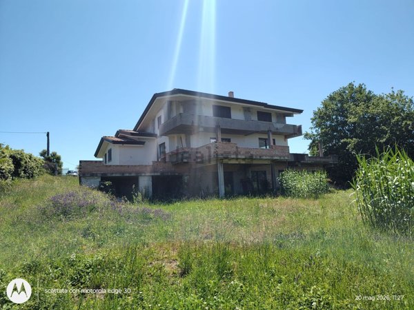 casa indipendente in vendita a Ferentino