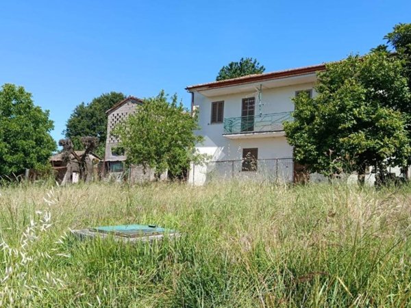 casa indipendente in vendita a Ferentino