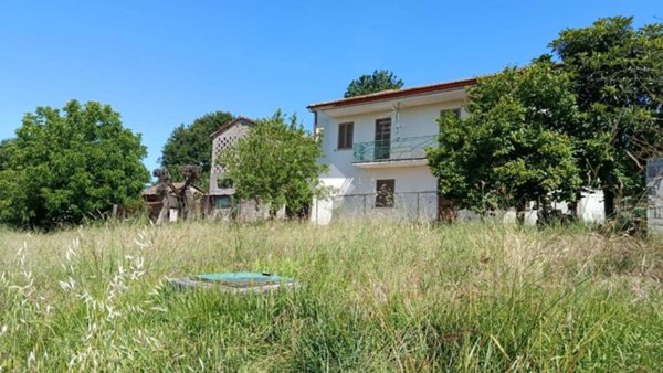 casa indipendente in vendita a Ferentino