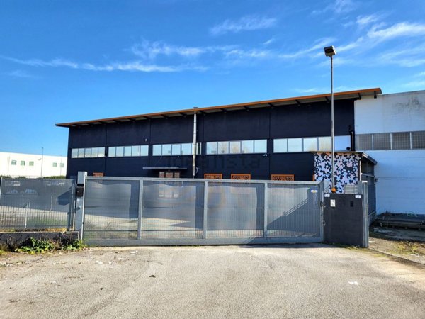 locale commerciale in vendita a Ferentino