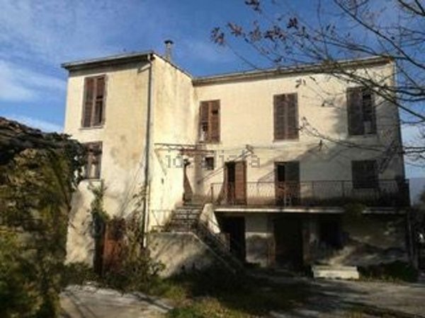 casa indipendente in vendita a Ferentino