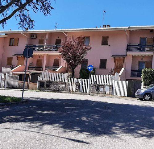 casa indipendente in vendita a Ferentino