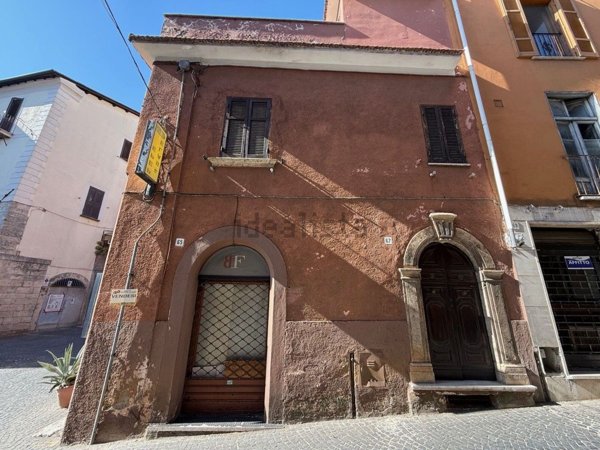 casa indipendente in vendita a Ferentino