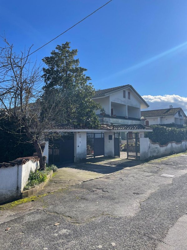 casa indipendente in vendita a Ferentino