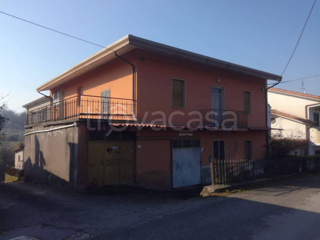casa indipendente in vendita a Ferentino