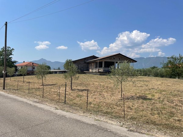 casa indipendente in vendita a Ferentino