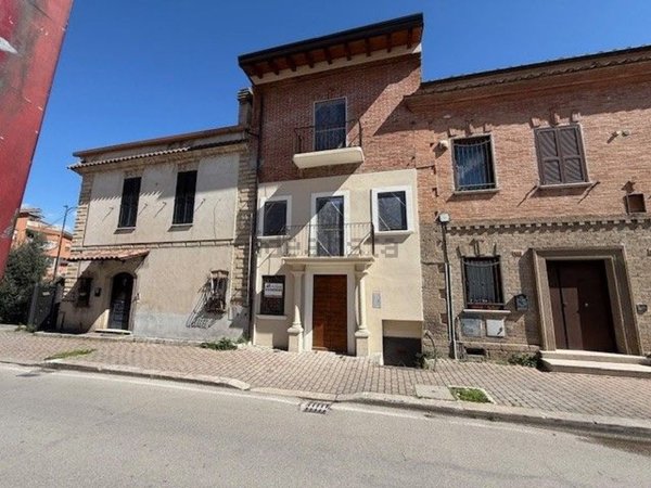 casa indipendente in vendita a Ferentino