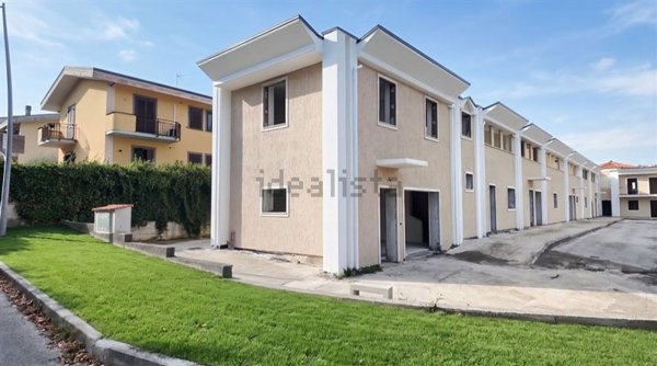 casa indipendente in vendita a Ferentino