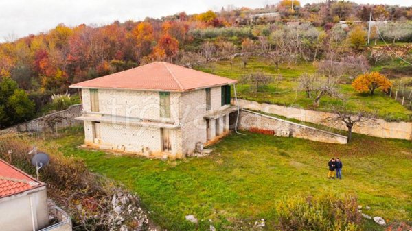 casa indipendente in vendita a Fiuggi