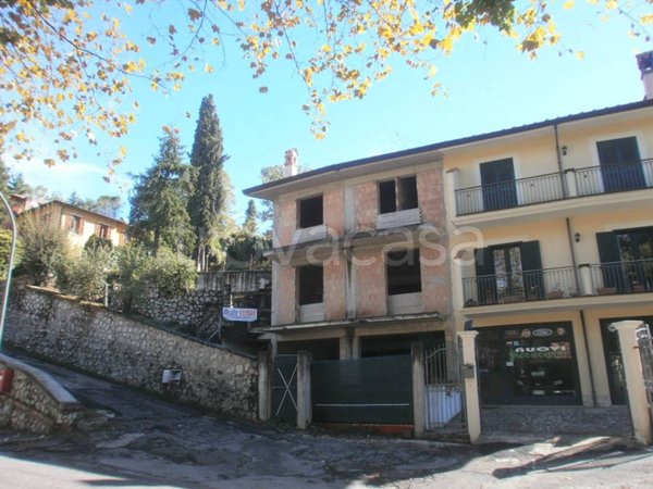 casa indipendente in vendita a Fiuggi