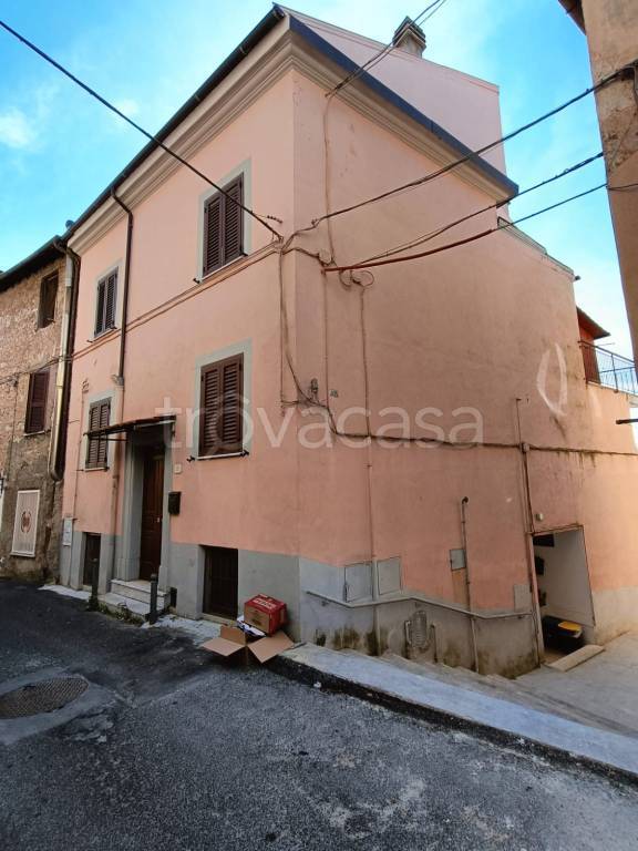 casa indipendente in vendita a Fiuggi