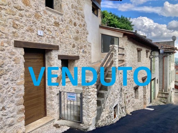 casa indipendente in vendita a Fiuggi