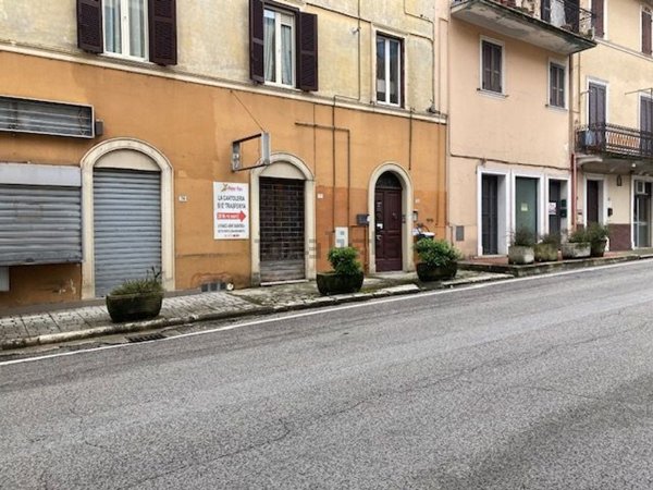 locale commerciale in vendita a Fiuggi