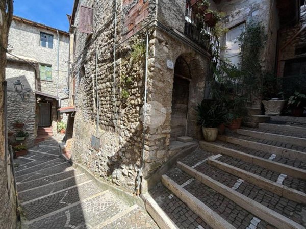 casa indipendente in vendita a Fiuggi