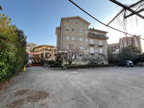 negozio in vendita a Fiuggi