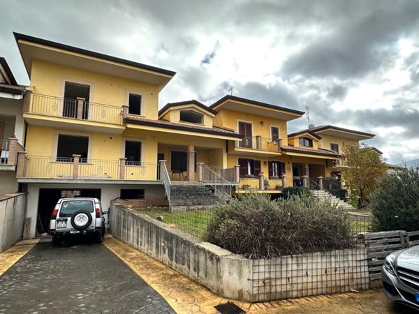 casa indipendente in vendita a Fiuggi